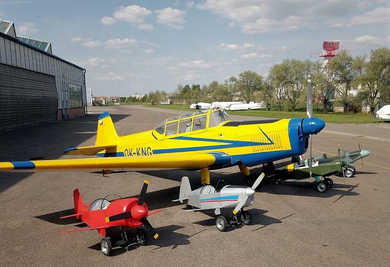 Novinkou letošní sezony v Leteckém muzeu v Kunovicích jsou šlapací miniatury letadel, které se ovládají stejně jako klasický letoun. Foto: se souhlasem Leteckého muzea Kunovice