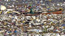 Obrovský ostrov odpadků pluje mezi kalifornií a Havajskými ostrovy.
