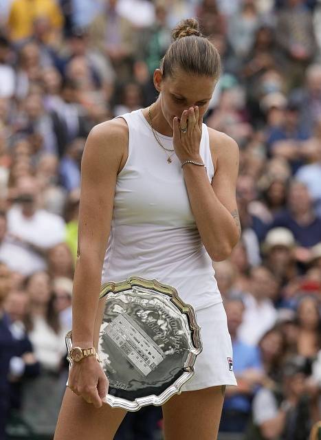 Karolína Plíšková ve finále Wimbledonu 2021.