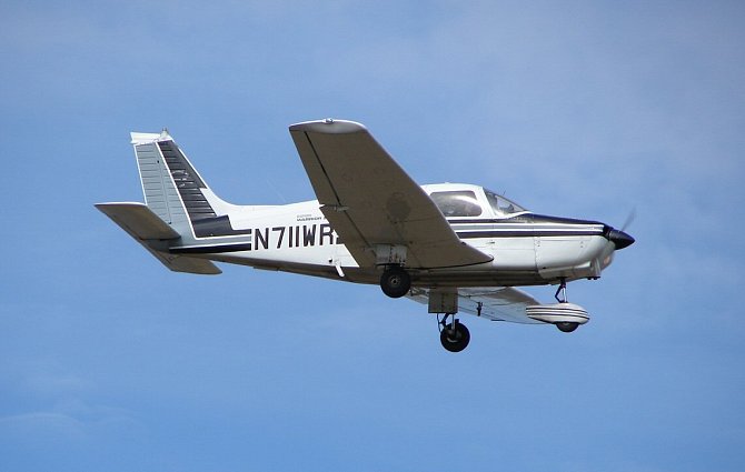 Jednomotorový letoun Piper PA-28. Ilustrační foto