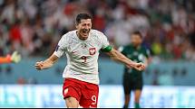 Polský kanonýr Robert Lewandowski vstřelil v Kataru svůj premiérový gól na MS