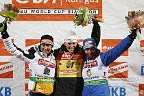 Stupně vítězů. Němka Kati Wilhelmová uprostřed slaví zlato, vedle ní stříbrná krajanka Simone Hauswaldová (vlevo) a bronzová Ruska Olga Zajcevová.