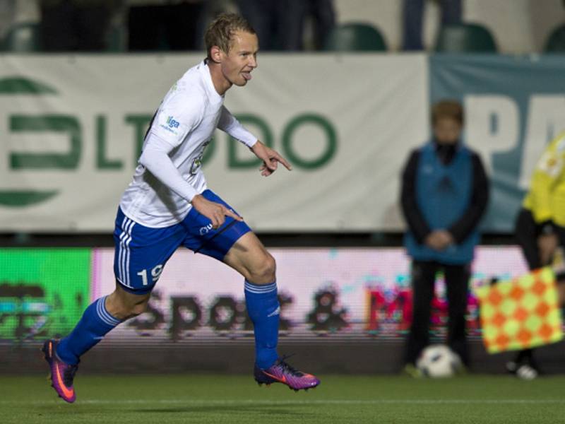 Jan Chramosta z Mladé Boleslavi se raduje z gólu proti Bohemians 1905.