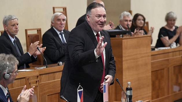 Americký ministr zahraničí Mike Pompeo vystoupil 12. srpna 2020 v Senátu Parlamentu ČR v Praze
