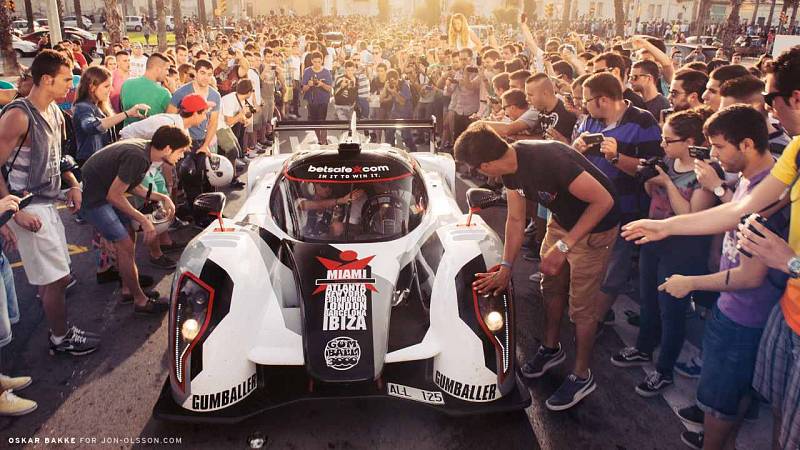 Rebellion R1K. „Poslední verze Rebellionu, nebo-li Ultimy GTR. Poté, co na něm zapracovala dílna Caresto, fungoval bezchybně a projel jsem s ním hned dva Gumbally! Už mu schází pouze klimatizace, jinak je super!“