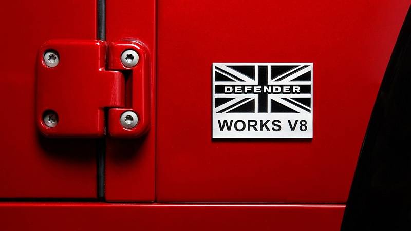 Land Rover Defender Works V8.