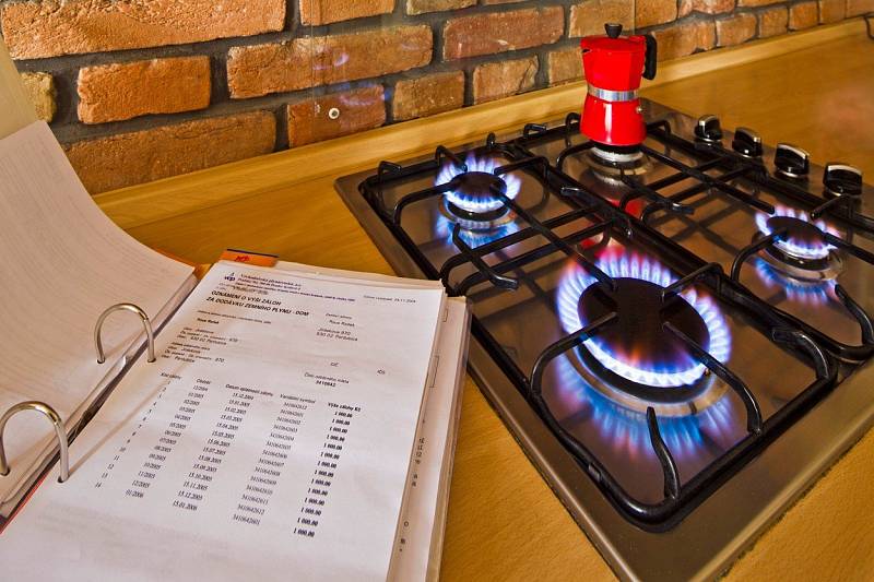 Řada českých domácností přitom využívá plyn nejen na vytápění, ale také na vaření