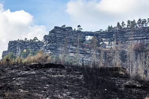 Pravčická brána po požáru v Národním parku České Švýcarsko, 1. srpna 2022, Hřensko, Děčínsko