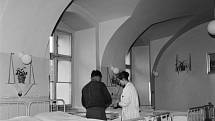První záchytná stanice v Československu byla otevřena v roce 1951 v budově u pražského kostela sv. Apolináře, v níž již od roku 1948 fungovala protialkoholní léčebna