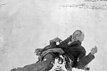 Indiánská osada Wounded Knee poté, co její obyvatele zmasakrovali američtí vojáci.