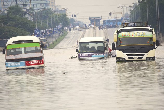 Na východ Afriky udeřily silné deště a záplavy. V Tanzanii zemřelo přes 155 lidí