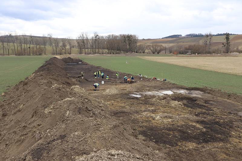 Archeologické práce v trase plynovodu Moravia na Hodonínsku.