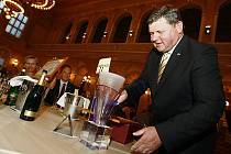 Vítězem osmého ročníku Vinař roku byl 19. srpna 2010 v Praze na Žofíně vyhlášen Josef Valihrach z Krumvíře. Jeho vinařství tak obhájilo vítězství z loňského roku.