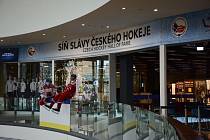 Hokejová Síň slávy umístěná v Galerii Harfa se fanouškům českého hokeje definitivně uzavřela.
