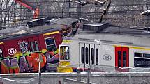 Při čelní srážce dvou regionálních vlaků v pondělí 15. února 2010 zahynulo na místě 18 lidí a později ještě jeden. Dalších víc než 170 bylo zraněno. Ke srážce došlo v těsné blízkosti vlámského města Halle ve střední Belgii