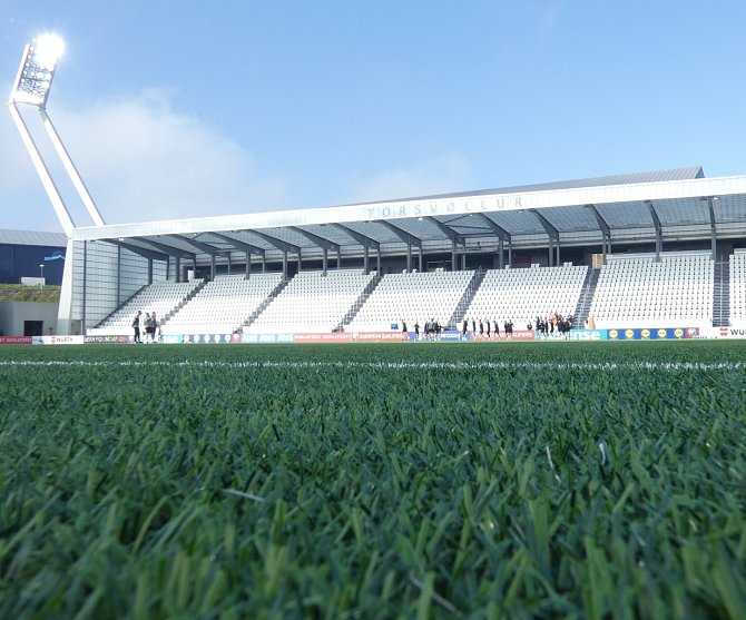Česká fotbalová reprezentace odehraje zápas na Faerských ostrovech na umělé trávě