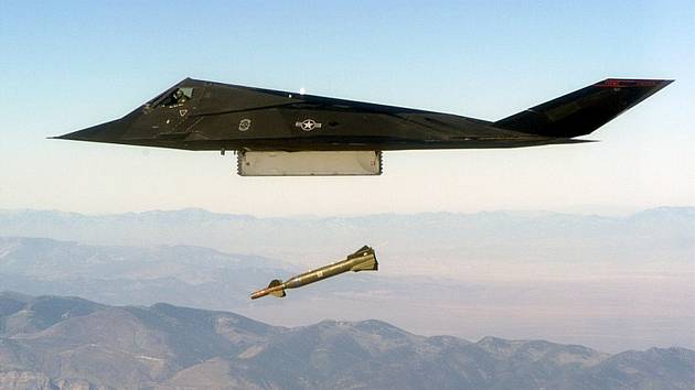 V akci. Letadlo F-117A sloužilo na nebi nad Jugoslávií, Panamou i Irákem.