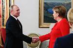Vladimir Putin a Angela Merkelová na summitu G20 v argentinském Buenos Aires