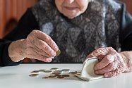 Důchody vzrostou o víc než tisíc korun. Ilustrační foto.