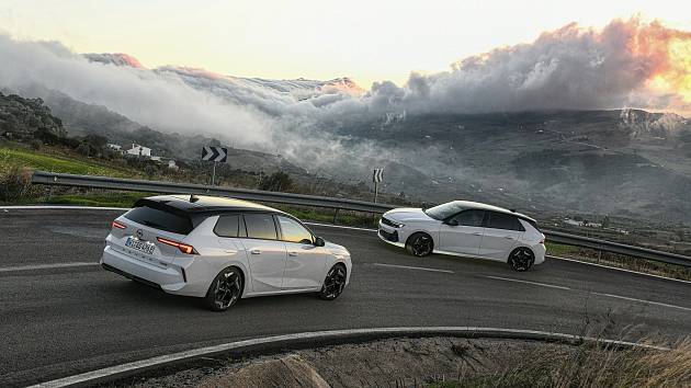 Nové Opely verze GSE jsme zkoušeli na pěkných španělských silnicích