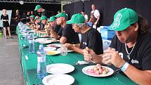 Po dvaapadesáté soutěžili jedlíci v pojídání švestkových knedlíků ve Vizovicích.