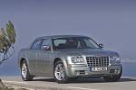 Chrysler 300C 3.5L, rok 2008, najeto 100 000 km. Cena: 229 000 Kč