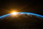 Slunce a Země. Bez Slunce by na Zemi velmi rychle zanikl život.