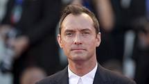 Jude Law je považovaný za jednoho z nejhezčích hollywoodských herců.