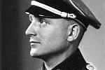 Klaus Barbie v uniformě nacistického důstojníka během své služby ve Francii
