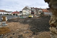 Soukromá firma zbourala tři historické domy na Václavském náměstí v Příbrami