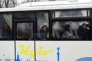 Obyvatelé Kyjeva prchají před válkou