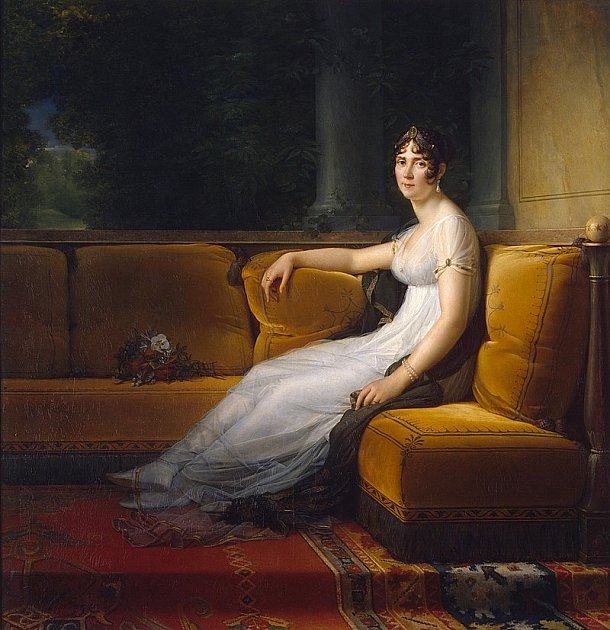 Napoleonova první manželka Josefína se jako císařovna stala módní ikonou. Právě díky ní se v období empíru začaly nosit bílé šaty. O svůj vzhled a šatník důsledně pečovala.
