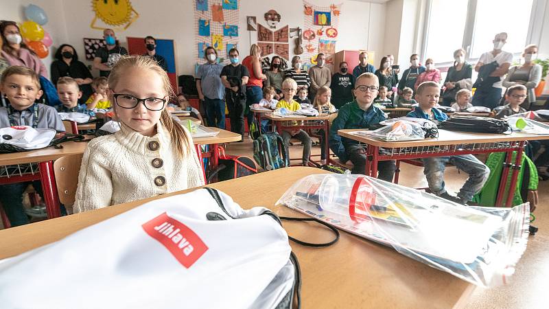 První školní den na Základní škole Demlova v Jihlavě. V krajském městě je 11 základních škol zřizovaných statutárním městem Jihlava, kam chodí celkem 5370 žáků.