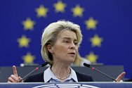 Předsedkyně Evropské komise Ursula von der Leyenová při projevu v Evropském parlamentu ve Štrasburku 6. dubna 2022
