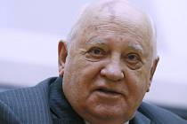 Otec perestrojky, oblíbenec Západu, ale i Krvavý Míša. Někdejší první a současně poslední sovětský prezident a nositel Nobelovy ceny za mír Michail Gorbačov si protichůdných přezdívek vysloužil mnoho.