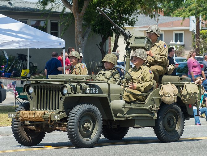 Sestavili jsme žebříček TOP 10 nejpoužívanějších a nejznámějších automobilů, které svým způsobem zasáhly do dění II. světové války. Jasnou jedničkou mezi nimi je Jeep Willys MB.