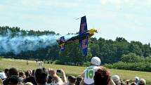 Současný známý akrobat Martin Šonka při Memorial Air Show v Roudnici nad Labem v roce 2015