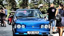Značku Tatra neproslavily jen těžké nákladní automobily, ale i elegantní osobní vozy. Jejich milovníci si dávají pravidelně sraz v Lednici na Břeclavsku. Letos se koná 6. srpna.