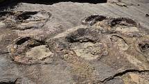 Viditelné stopy po obrovských sauropodech, ilustrační foto.