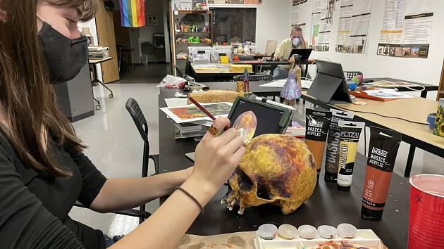 Studentka antropologie z VCU vytváří digitální podobu lebky upíra z Connecticutu