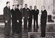 Vojmír Srdečný na návštěvě u prezidenta E. Beneše v roce 1946 spolu s delegací studentů postižených represemi 17. 11. 1939 (druhý zprava)