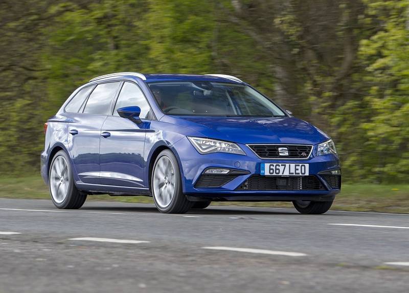 Seat Leon ST 1.0 TSI ve výbavě XCellence s příplatkem 5200 Kč. Cena: 530 100 Kč.