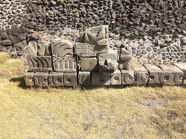 Teotihuacán představuje rozsáhlé a známé archeologické naleziště