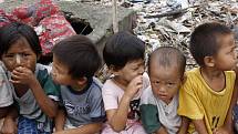 Stále více zahraničních představitelů naléhá na barmskou juntu, aby pustila do země pomoc a humanitární pracovníky.