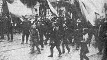 Petrohradští dělníci na demonstraci v lednu 1905