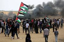 Protesty Palestinců na hranici Gazy a Izraele.