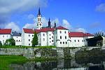 Ve Vyšším Brodě je jediný fungující mužský cisterciánský klášter v České republice.
