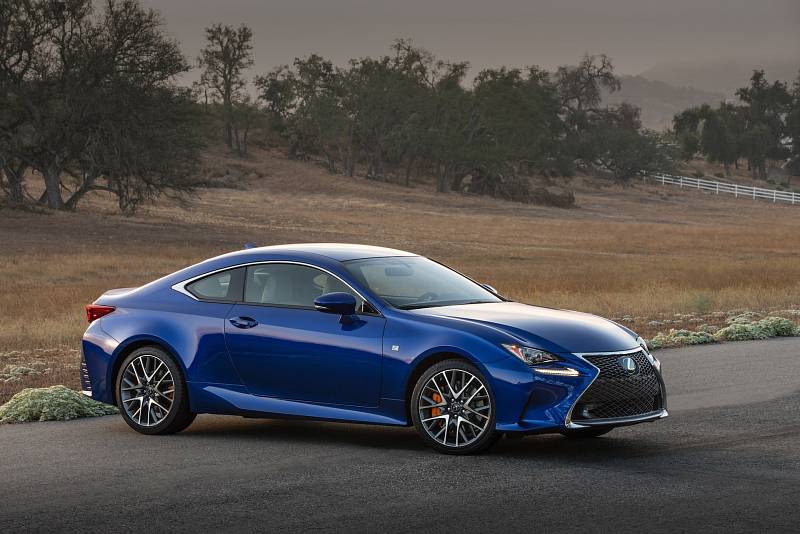 Lexus RC.