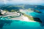 Pláž Whitehaven Beach na ostrově Whitsunday je proslulá svým unikátním křemičitým pískem.