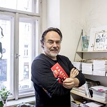 Joachim Dvořák z nakladatelství Labyrint a redakce Rakety poskytl 12. prosince v Praze rozhovor Deníku.